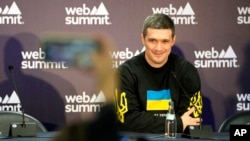 Ілон Маск - "один з найбільших приватних донорів нашої майбутньої перемоги" - сказав міністр цифрової трансформації України Михайло Федоров (AP Photo/Armando Franca)