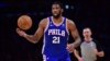Joel Embiid des Philadelphia 76ers lors d'un match contre les Los Angeles Lakers en janvier 2023.