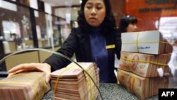 S&P: Hệ thống ngân hàng Việt Nam sẽ gặp khó khăn