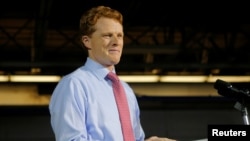 Joe Kennedy III donne la réponse au président Donald Trump à Fall River, Massachusetts, le 30 janvier 2018. 