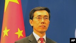 Phát ngôn nhân Bộ Ngoại giao Trung Quốc Lưu Vị Dân yêu cầu các nước không có liên quan đến tranh chấp Biển Đông nên tránh xa khu vực này.