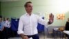 Mantan Perdana Menteri Yunani dan pemimpin Partai Konservatif Demokrasi Baru Kyriakos Mitsotakis memberikan suaranya di tempat pemungutan suara saat pemilihan umum, di Athena, Yunani, 25 Juni 2023. (Foto: REUTERS/Louiza Vradi)