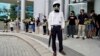香港大学的医学生组成人链继续抗争，要求港府回应包括成立独立调查委员会的四项诉求。（2019年9月5日）