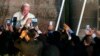 Papa cierra visita a Ecuador y se dirige a Bolivia