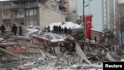 Наслідки землетрусу в місті Малатья, Туреччина. 6 лютого, 2023. Ihlas News Agency (IHA) via REUTERS