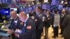 Langkah Darurat the Fed atasi "Terjun Bebas" di Wall Street