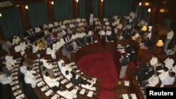 دبل دمنظورۍ سره سم کراچۍ يوځل بيا په پينځوؤ ضلعو کې ويشل شوې چې پکې ختيز، لويديز، جنوبي، شمالي اؤ ملير شامل دي