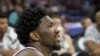 Joel Embiid lors d'un match de NBA entre les Philadelphia 76ers et les Detroit Pistons, USA, le 15 octobre 2016. (AP Photo/Chris Szagola)